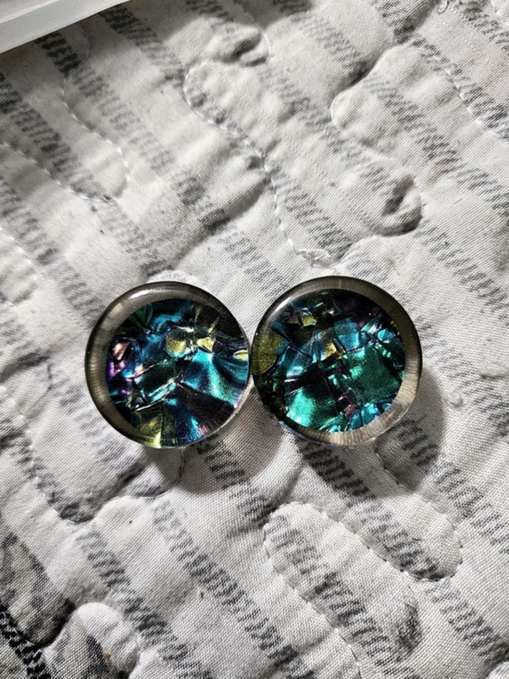 25 mm Iridescent Stud Plugs In Blue & Green